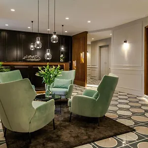 Eye- Boutique Suites, By Bqa *** بودابست