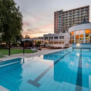 Hotell Baratsag ***
