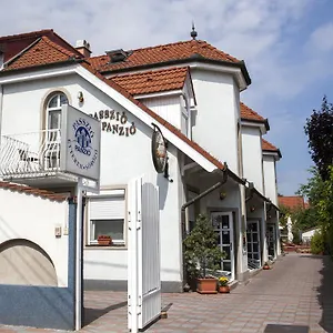 Passzio Panzio Boedapest
